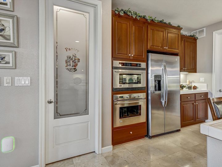 2349 Arch Ct, Brentwood, CA | Sterling. Photo 13 of 43