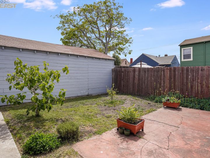 2368 107th Ave, Oakland, CA | . Photo 4 of 29