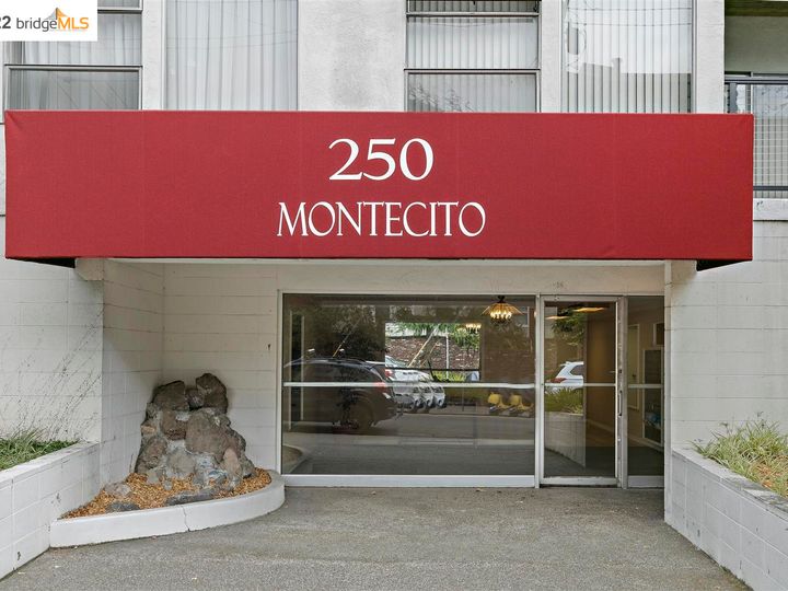 Montecito condo #206. Photo 3 of 38