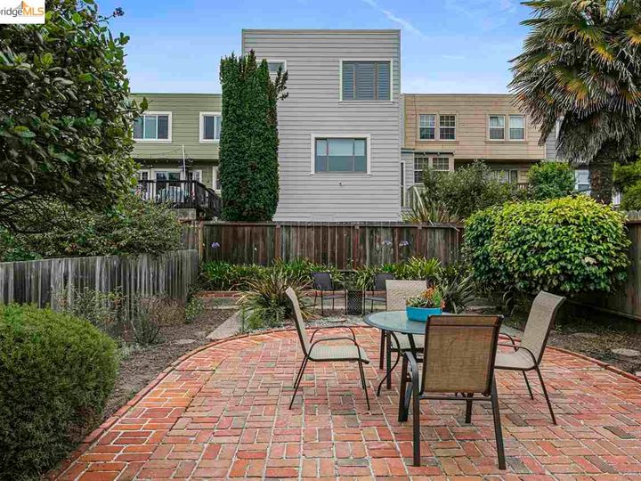 2546 19th Ave, San Francisco, CA | Parkside. Photo 31 of 40