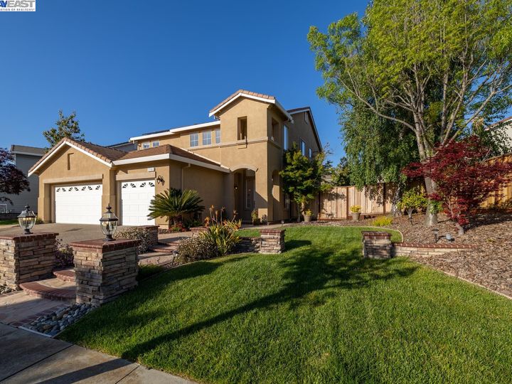 25515 Crestfield Cir, Castro Valley, CA | 5 Canyons. Photo 2 of 53