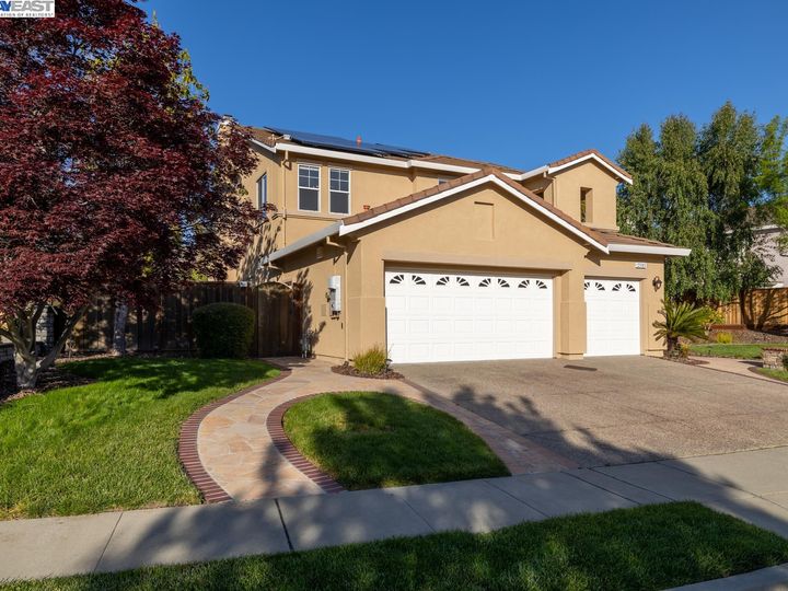 25515 Crestfield Cir, Castro Valley, CA | 5 Canyons. Photo 3 of 53