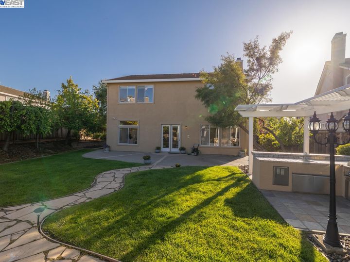25515 Crestfield Cir, Castro Valley, CA | 5 Canyons. Photo 48 of 53