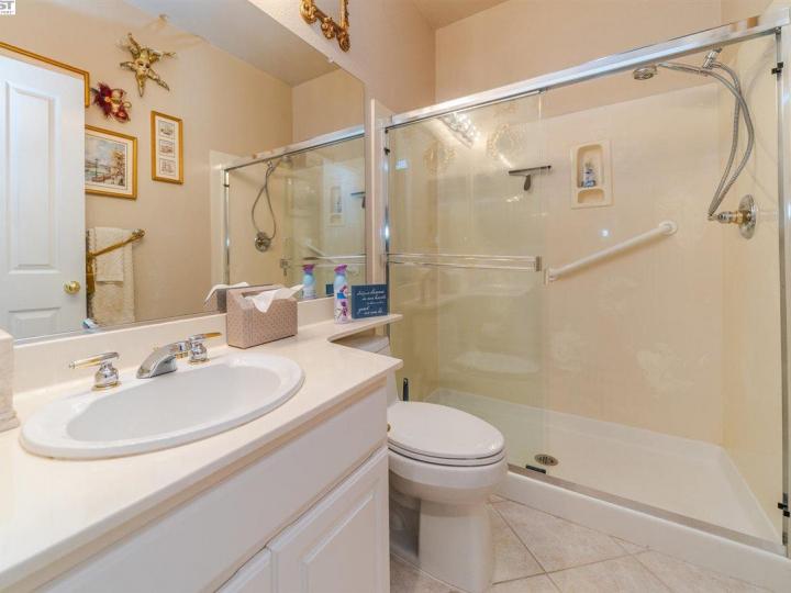 25671 Secret Meadow Ct, Castro Valley, CA | 5 Canyons. Photo 17 of 40