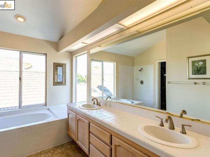 2611 Cherry Hills Dr, Discovery Bay, CA | Discovery Bay Country Club. Photo 20 of 35