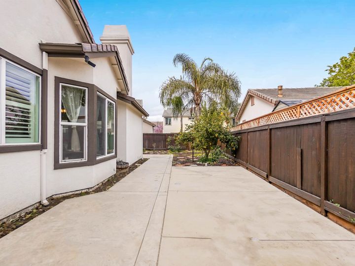 2721 Cathedral Cir, Brentwood, CA | Rose Garden. Photo 36 of 56