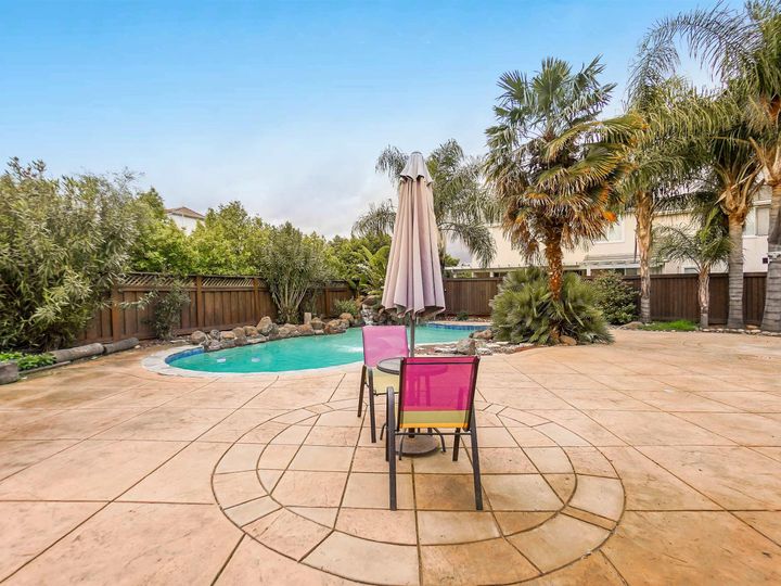 2721 Cathedral Cir, Brentwood, CA | Rose Garden. Photo 44 of 56