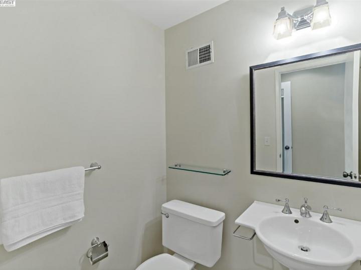 27779 Pleasant Hill Ct, Hayward, CA | The Highlands. Photo 16 of 35