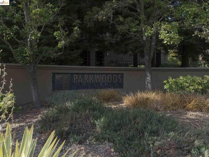 Parkwoods condo #320. Photo 30 of 30