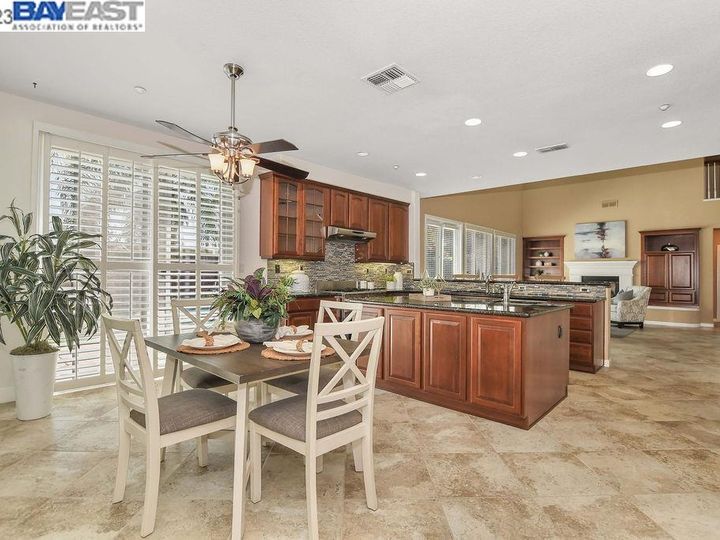 2812 Hawthorn Dr, Brentwood, CA | Brentwood Park. Photo 18 of 59