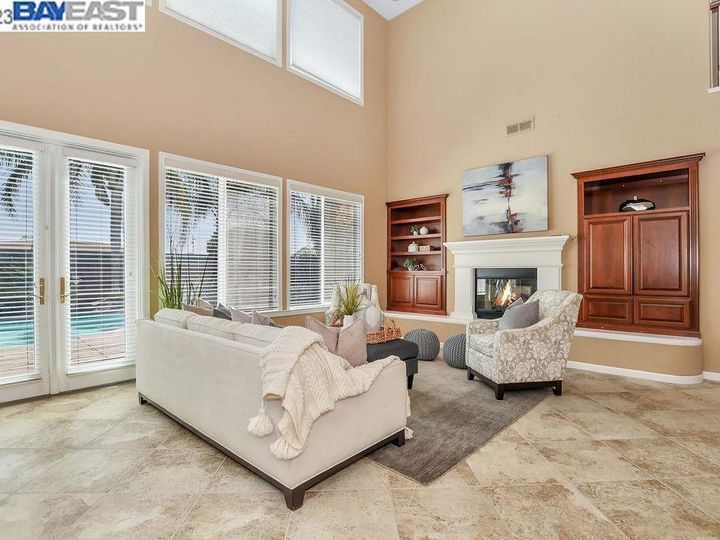 2812 Hawthorn Dr, Brentwood, CA | Brentwood Park. Photo 10 of 59