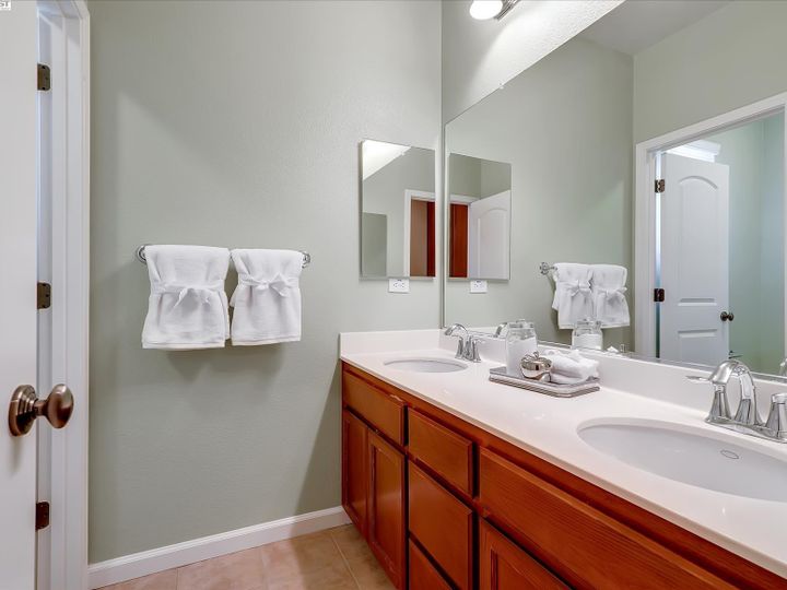 2863 Enfield St, San Ramon, CA | Windemere. Photo 27 of 39