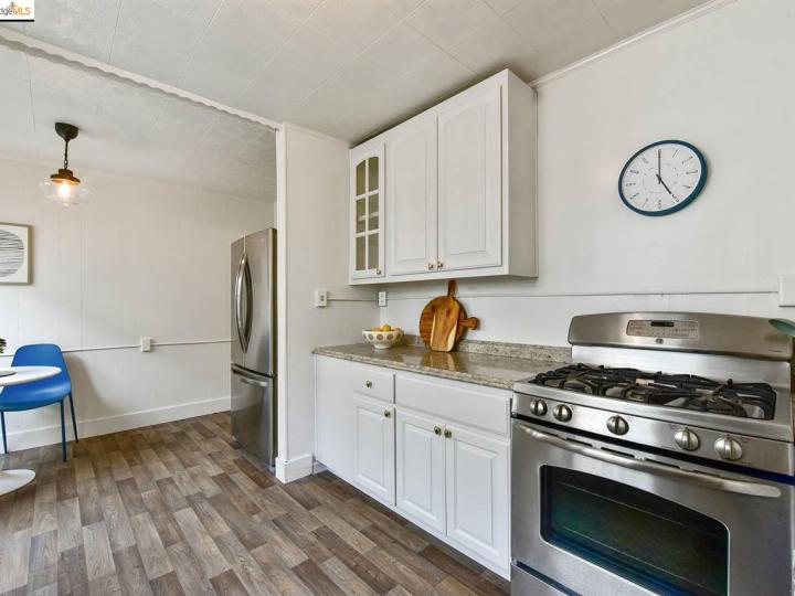 3221 Millsview Ave, Oakland, CA | Maxwell  Park. Photo 16 of 38