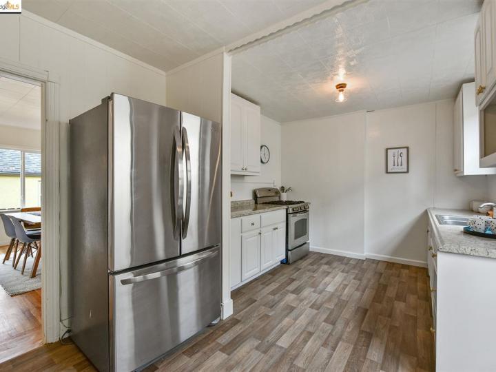 3221 Millsview Ave, Oakland, CA | Maxwell  Park. Photo 18 of 38