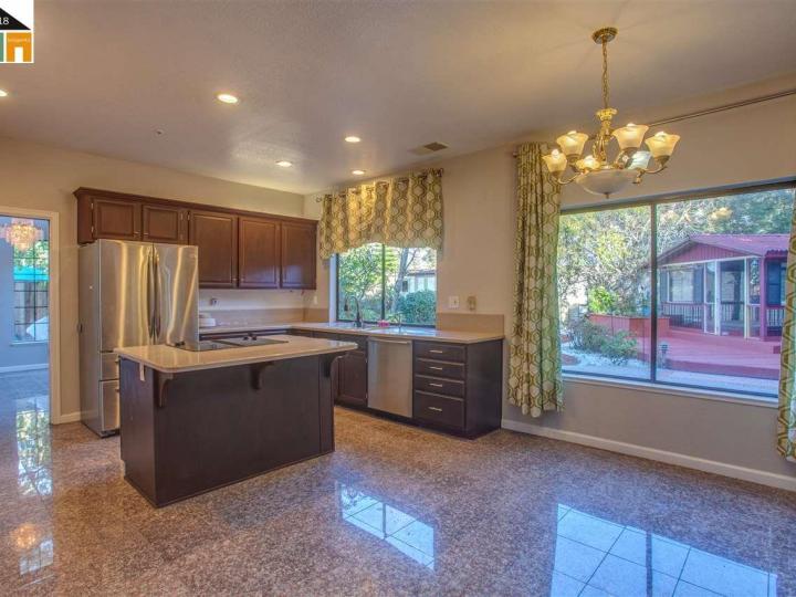 32521 Seaside Dr, Union City, CA | New Haven. Photo 18 of 26