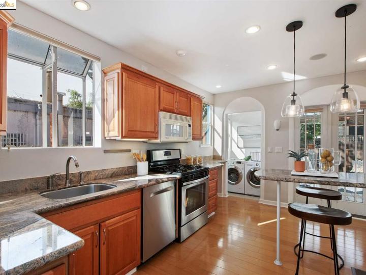 3307 Pierson St, Oakland, CA | Maxwell Park. Photo 12 of 31