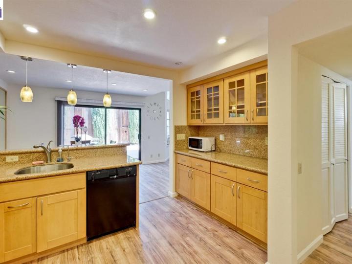 34884 Sausalito Ter, Fremont, CA, 94555 Townhouse. Photo 19 of 40