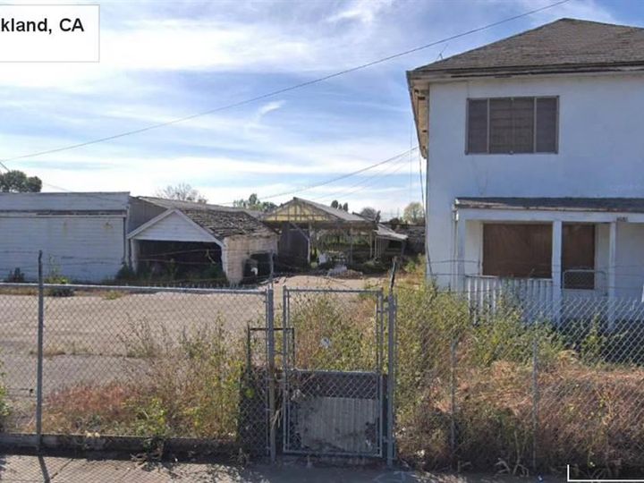 359 105th Ave Oakland CA. Photo 7 of 10