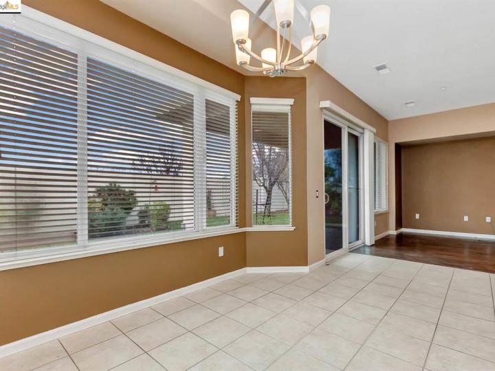 369 St Claire Ter, Brentwood, CA | Summerset 4. Photo 17 of 32
