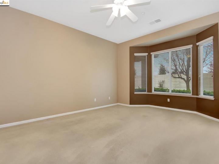 369 St Claire Ter, Brentwood, CA | Summerset 4. Photo 19 of 32