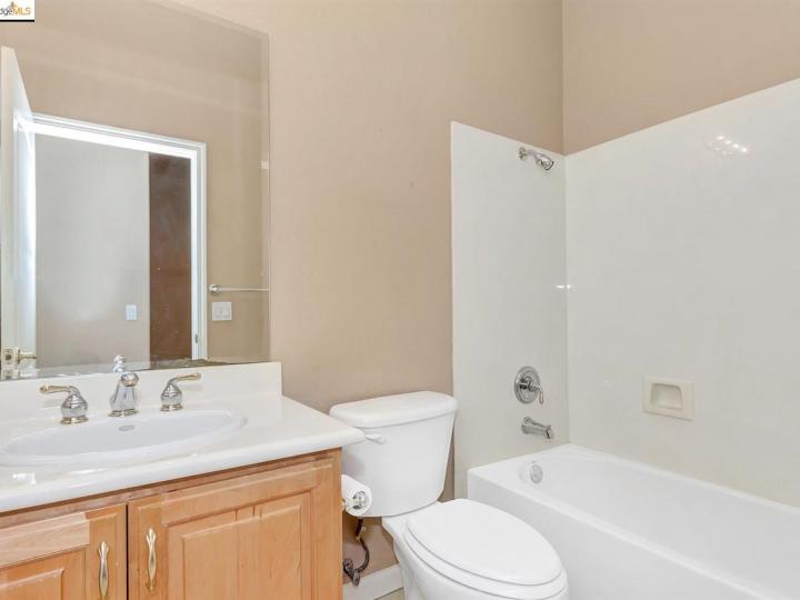 369 St Claire Ter, Brentwood, CA | Summerset 4. Photo 28 of 32