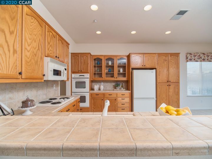 372 St Claire Ter, Brentwood, CA | Summerset 4. Photo 8 of 25