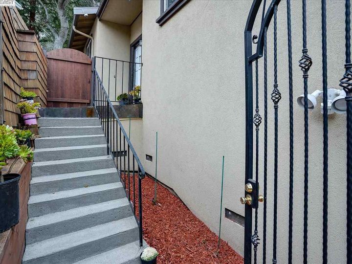 3764 Delmont Ave, Oakland, CA | Millmont. Photo 1 of 25