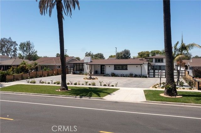 3841 Pacific Ave, Long Beach, CA | . Photo 3 of 60