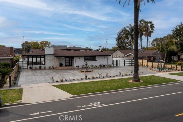 3841 Pacific Ave, Long Beach, CA | . Photo 7 of 60