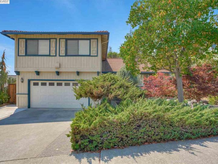 3872 Brookdale Blvd, Castro Valley, CA | Lake Chabot. Photo 1 of 31