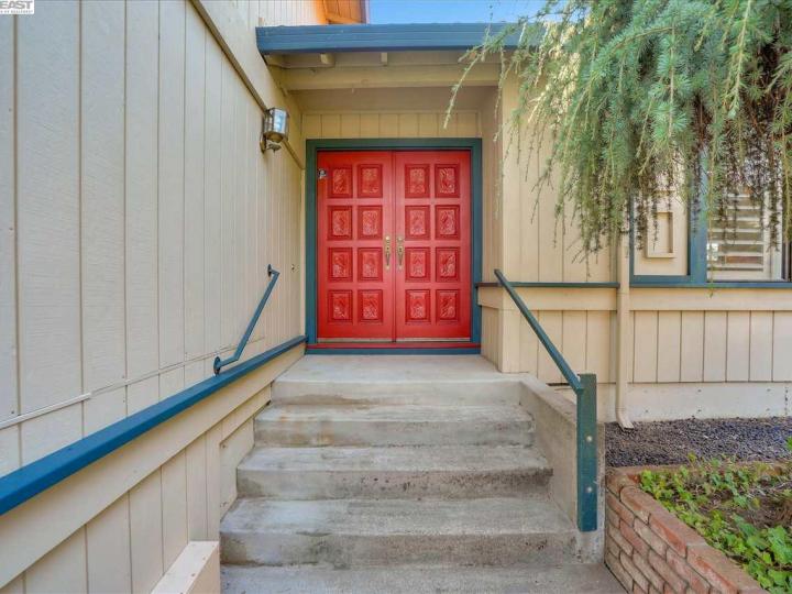 3872 Brookdale Blvd, Castro Valley, CA | Lake Chabot. Photo 3 of 31