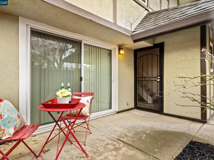 3934 Mulberry Dr #C, Concord, CA, 94519 Townhouse. Photo 6 of 34