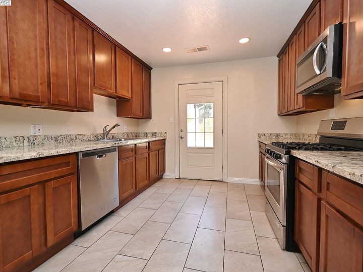 4048 Lillian Dr, Concord, CA | Clayton Valley. Photo 14 of 53