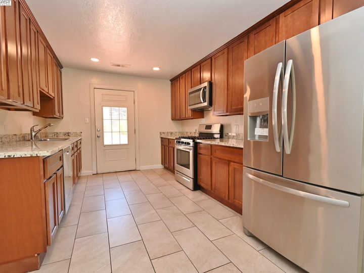 4048 Lillian Dr, Concord, CA | Clayton Valley. Photo 10 of 53