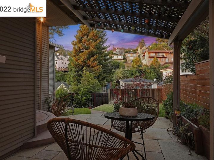 4056 Loma Vista Ave, Oakland, CA | Redwood Heights. Photo 15 of 48