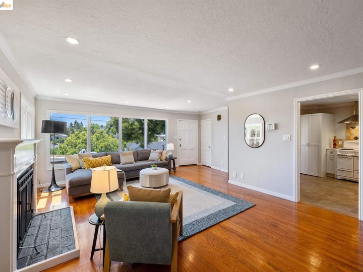 4056 Loma Vista Ave, Oakland, CA | Redwood Heights. Photo 19 of 48