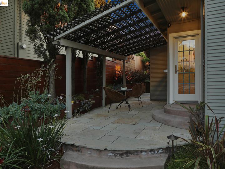 4056 Loma Vista Ave, Oakland, CA | Redwood Heights. Photo 38 of 48