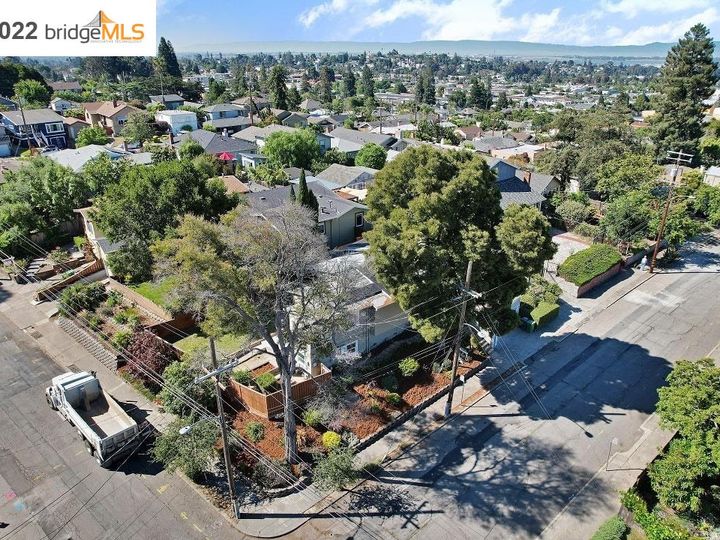 4056 Loma Vista Ave, Oakland, CA | Redwood Heights. Photo 46 of 48