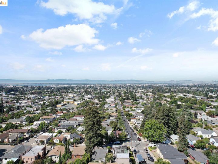 4056 Loma Vista Ave, Oakland, CA | Redwood Heights. Photo 47 of 48