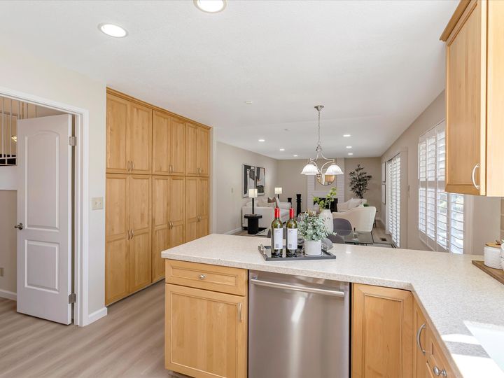 40701 Tirso St, Fremont, CA | Gomes. Photo 14 of 47