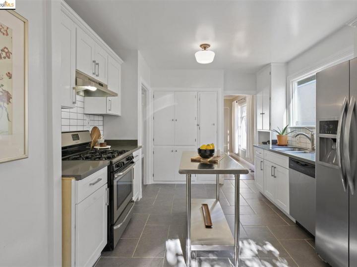 4115 Culver St, Oakland, CA | Allendale. Photo 13 of 27