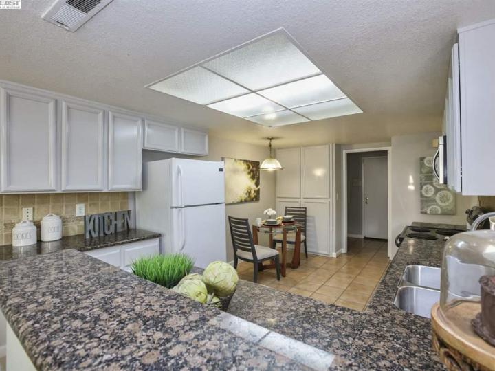 41539 Patton Ter, Fremont, CA, 94538 Townhouse. Photo 11 of 26