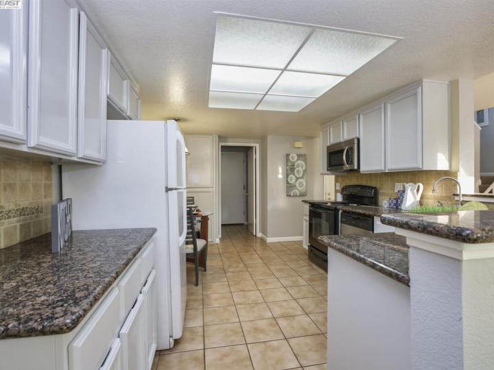 41539 Patton Ter, Fremont, CA, 94538 Townhouse. Photo 10 of 26