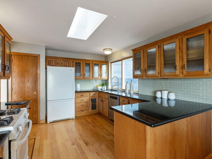 417 Heathcliff Dr, Pacifica, CA | . Photo 11 of 36