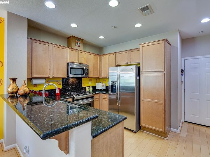 436 Boulder Ter, Fremont, CA, 94536 Townhouse. Photo 12 of 40