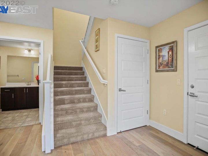 476 Diller St, Alameda, CA, 94501 Townhouse. Photo 14 of 25