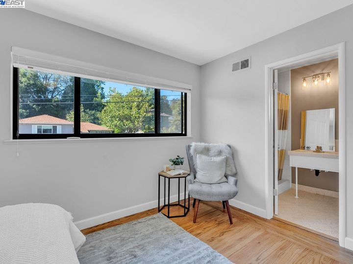 4846 Stacy St, Oakland, CA | Grass Valley. Photo 15 of 34