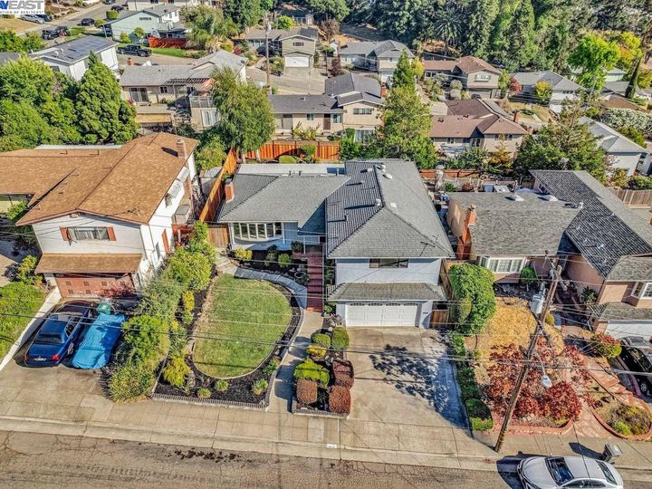 4846 Stacy St, Oakland, CA | Grass Valley. Photo 32 of 34