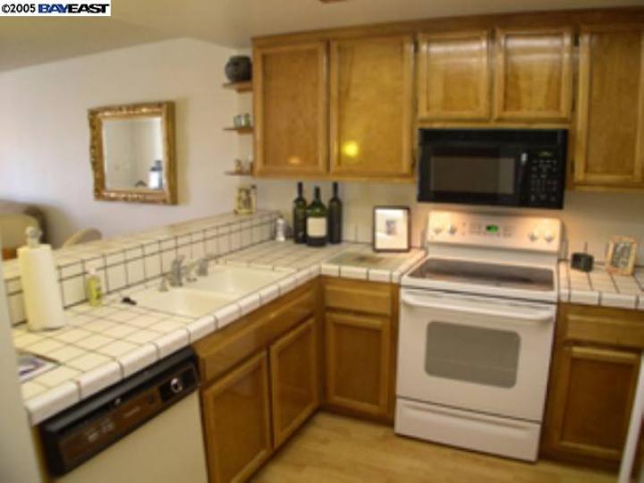 4848 Touchstone Ter, Fremont, CA, 94555-2604 Townhouse. Photo 5 of 9