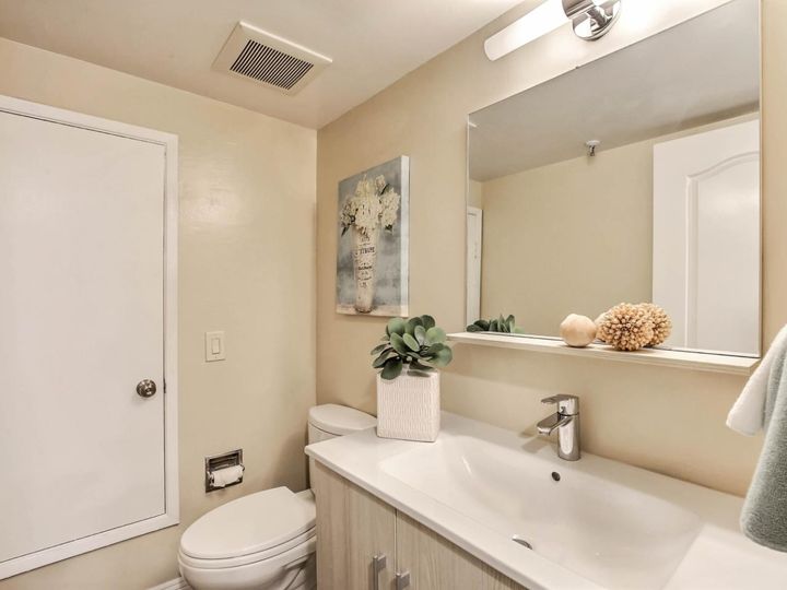 49 Showers Dr #L473, Mountain View, CA, 94040 Townhouse. Photo 9 of 33